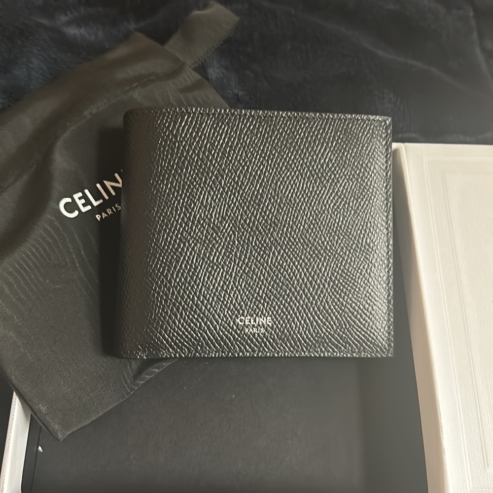 Celine Bi-fold Wallet with Coin! Brand new purchased Paris July 2023 - Picture 4 of 7